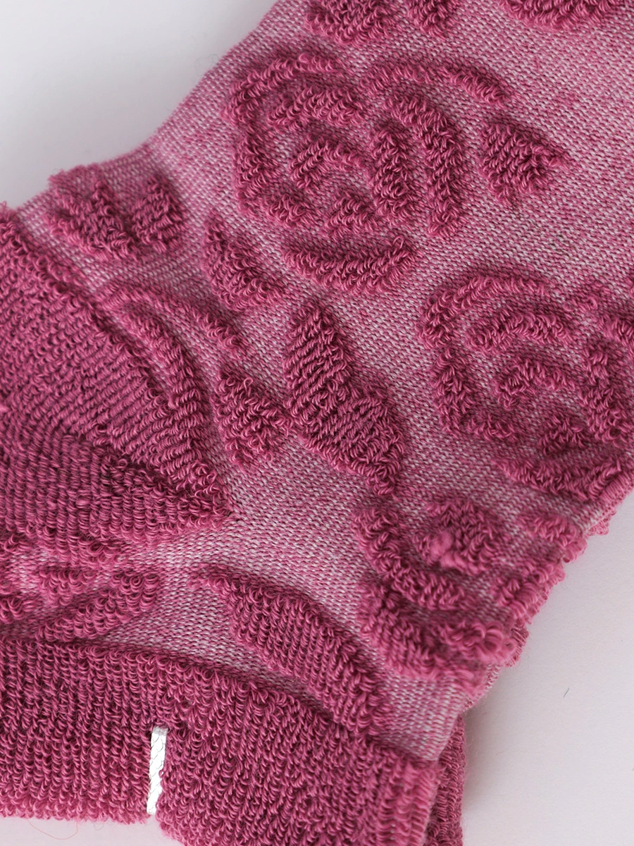 Носки розовые с цветочной вышивкой